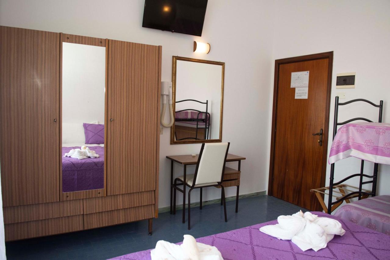 Hotel Sara*** Cesenatico Kültér fotó