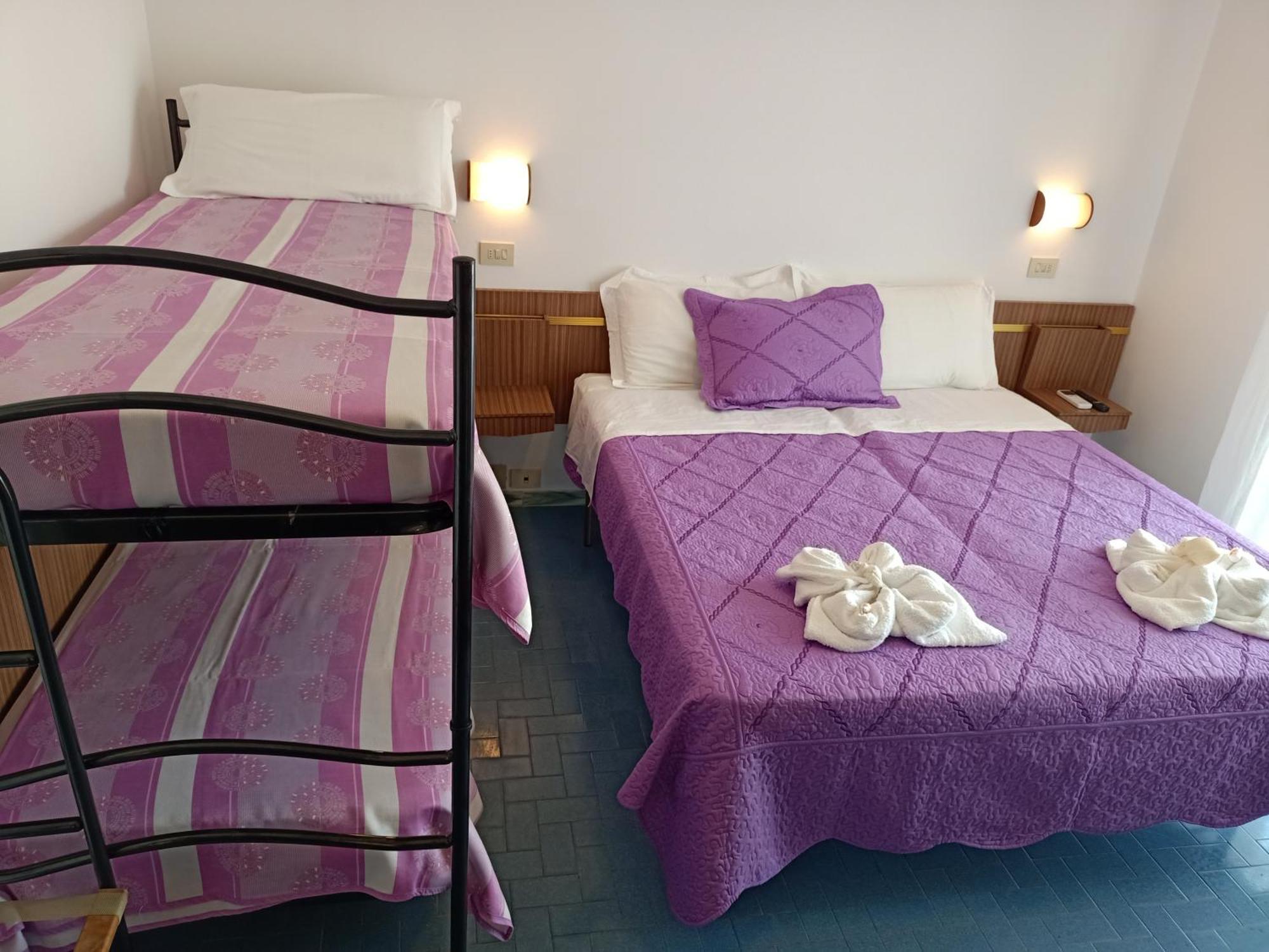 Hotel Sara*** Cesenatico Kültér fotó