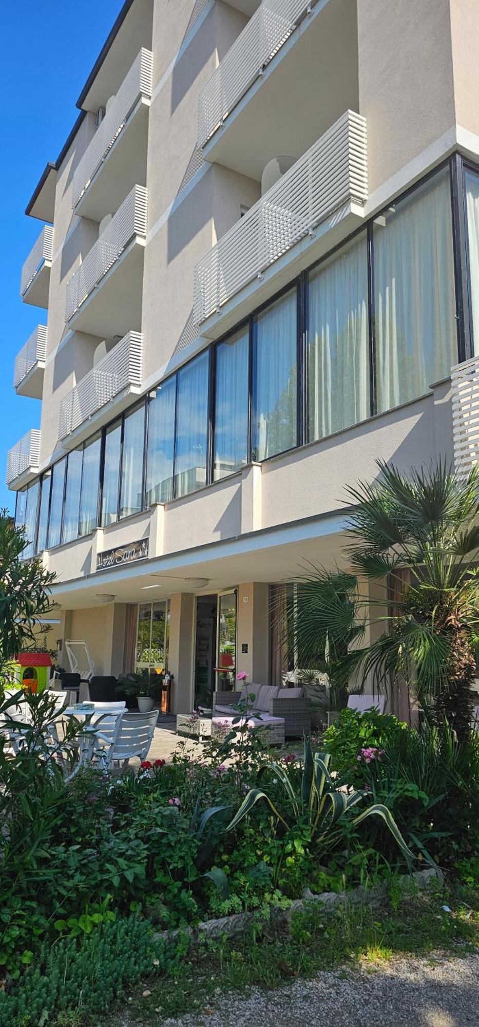 Hotel Sara*** Cesenatico Kültér fotó