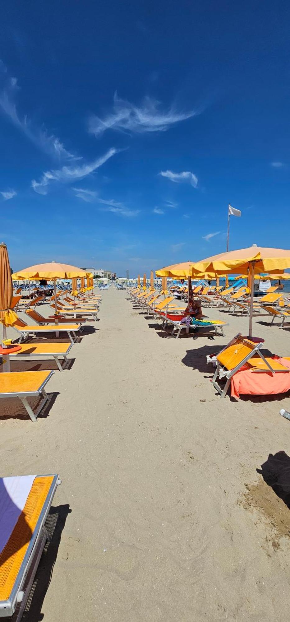 Hotel Sara*** Cesenatico Kültér fotó