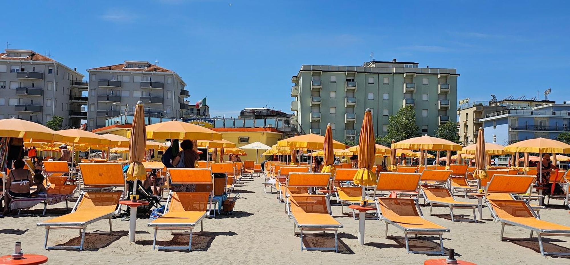 Hotel Sara*** Cesenatico Kültér fotó