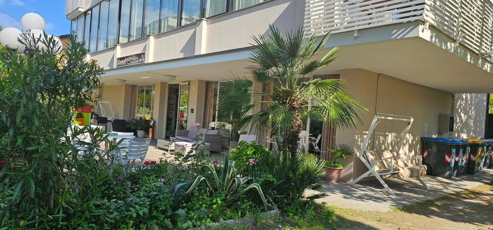 Hotel Sara*** Cesenatico Kültér fotó
