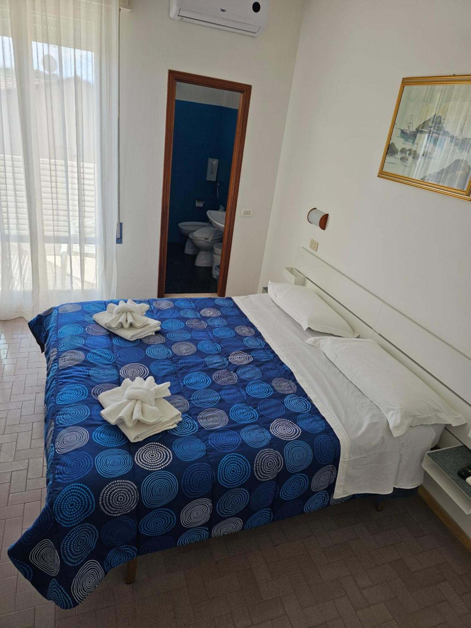 Hotel Sara*** Cesenatico Kültér fotó
