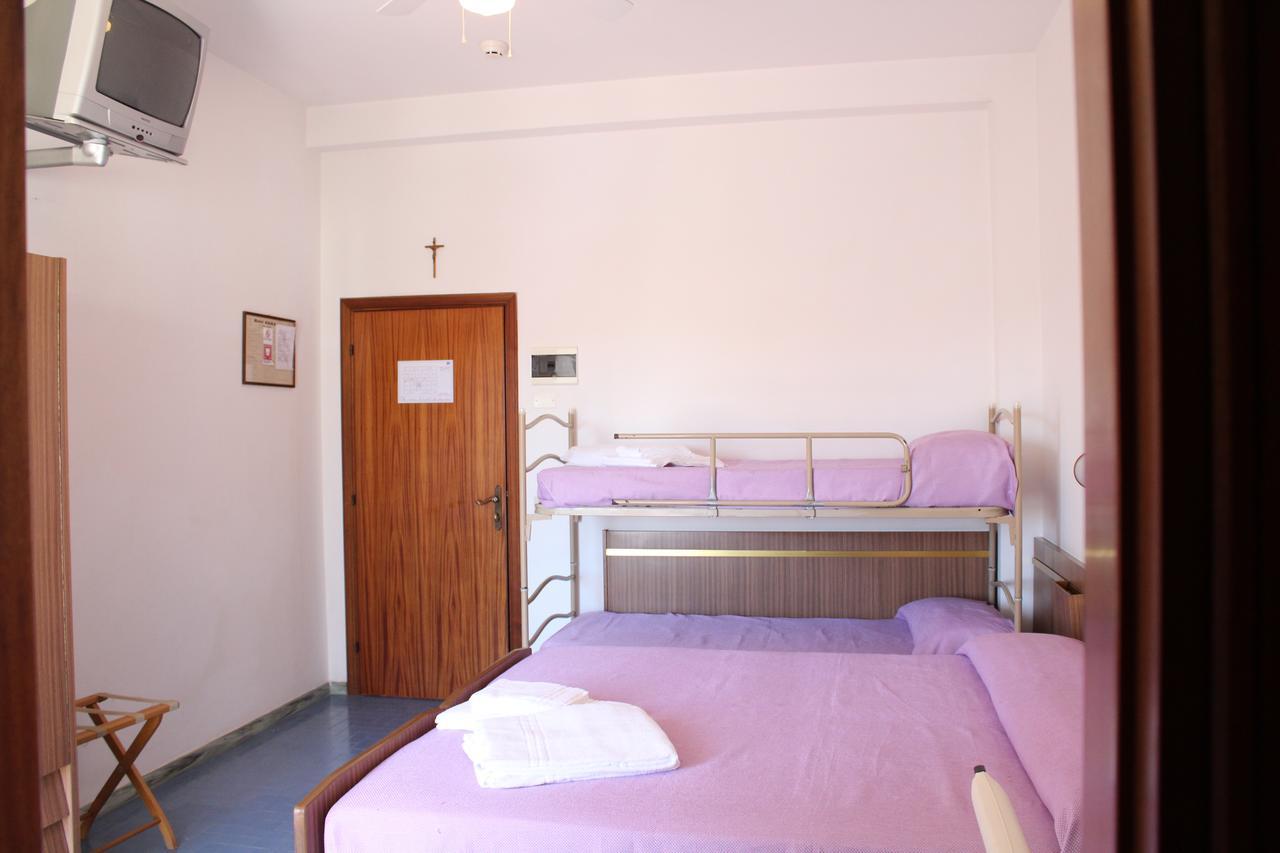 Hotel Sara*** Cesenatico Kültér fotó