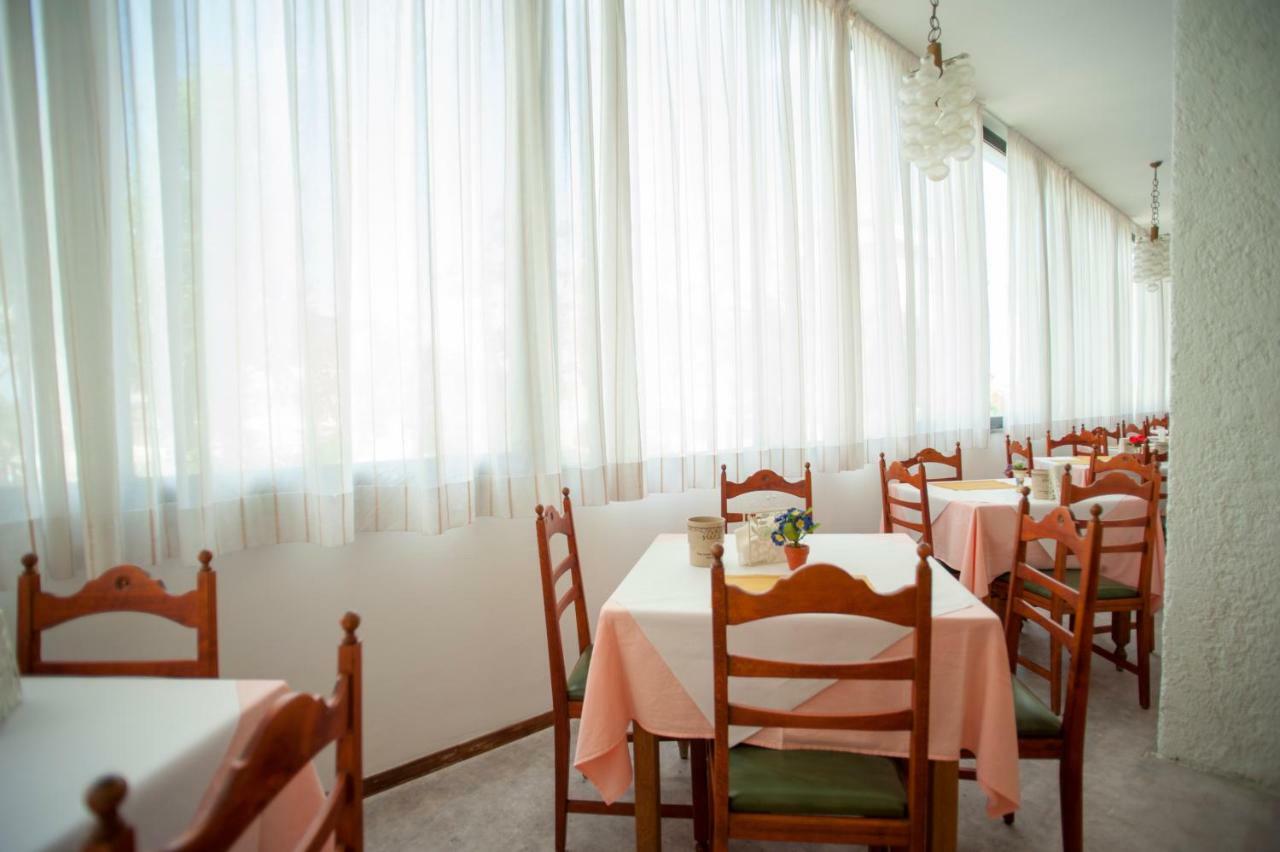 Hotel Sara*** Cesenatico Kültér fotó
