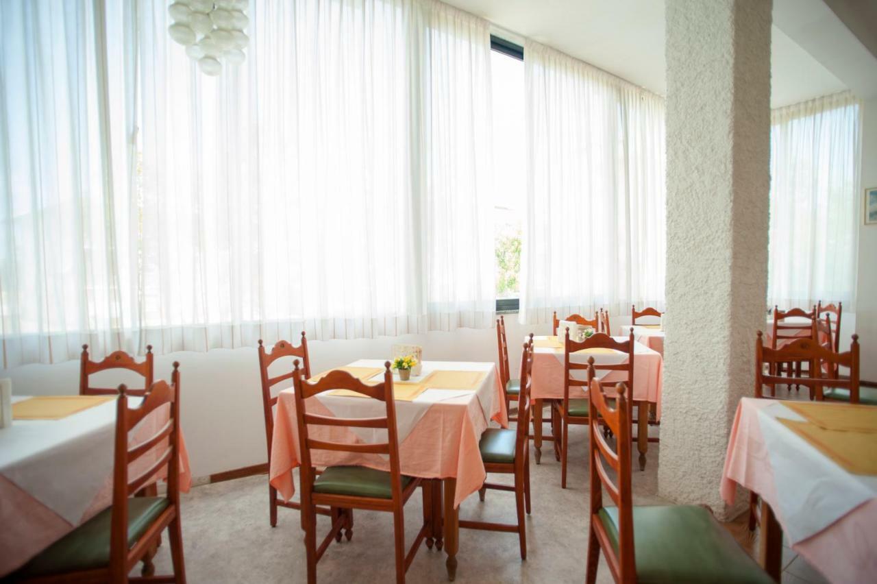 Hotel Sara*** Cesenatico Kültér fotó